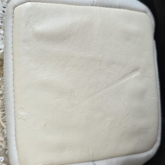Mary Frances Pearl Beaded Clutch 🤍
